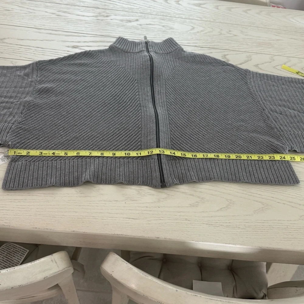 Lululemon Athletica Heather Gray Knit Top